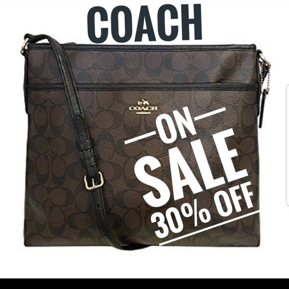 Coach Handbags - Coach Kitt Messenger Crossbody Signature Jacquard